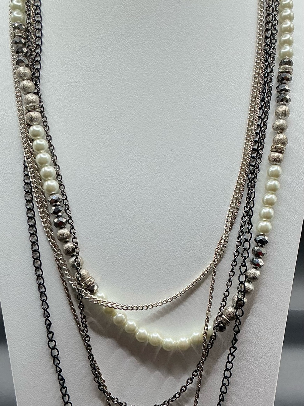 NEW YORK & COMPANT MIXED MATERIAL FAUX PEARL RHINESTONE MULTI STRAND NECKLACE